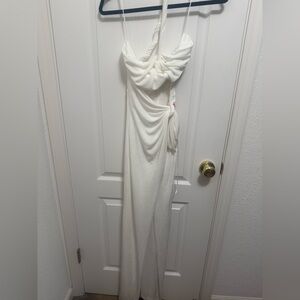 Chic One Shoulder White Dress